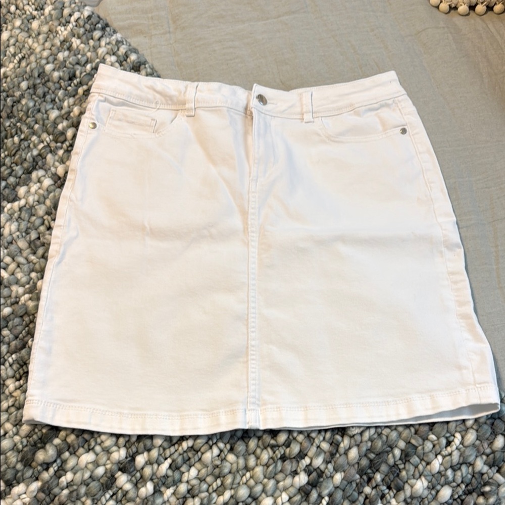 Dip White Knee-Length Pencil Skirt Casual NWOT